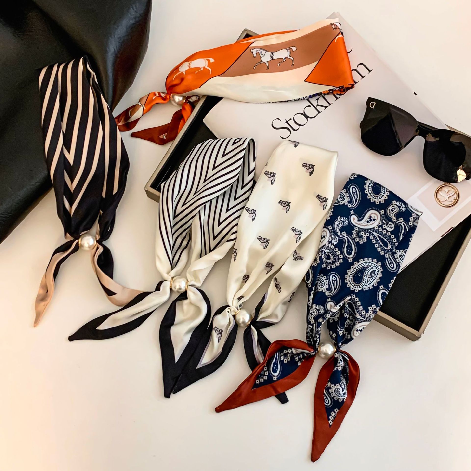 Foulard en soie motif fleur de - Ethnic Fashion Design avis et prix